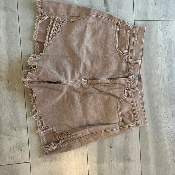 American Eagle Pink Shorts Size 6 - Picture 1 of 2
